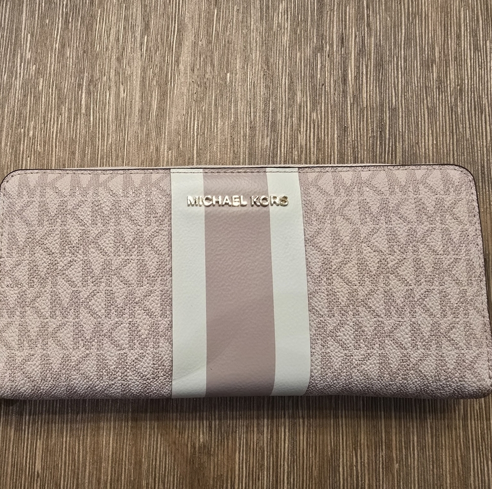 Mk‎ wallet